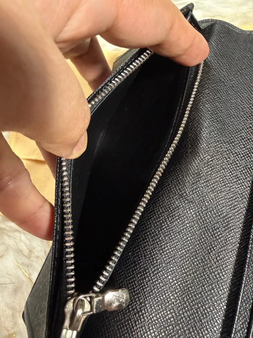 Louis Vuitton Brazza Black Damier Graphite wallet w/ Dust-bag unisex - Picture 15 of 16